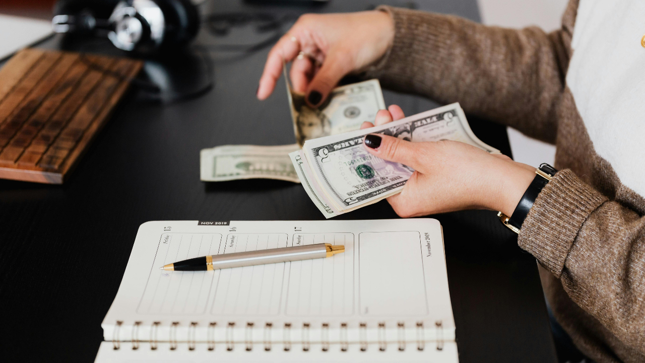 6 Tips for Sticking to Your Budget in 2025