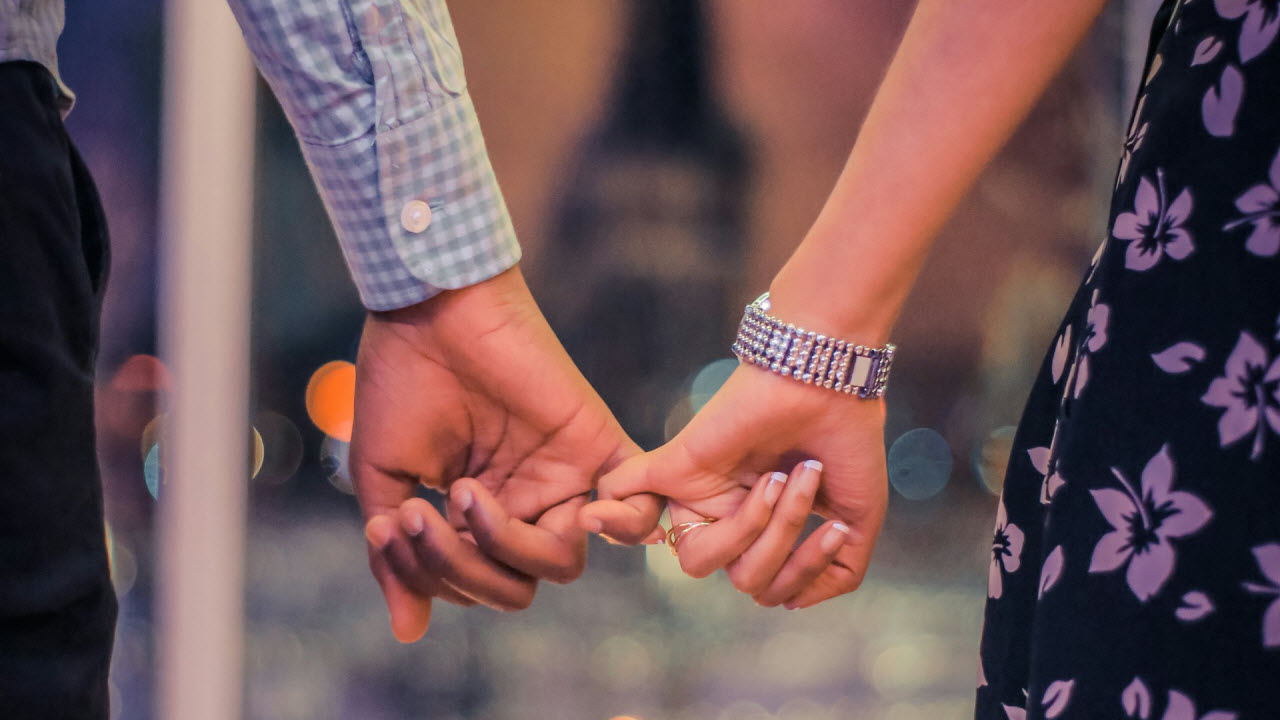 Should Christian Couples Have Joint or Separate Bank Accounts?