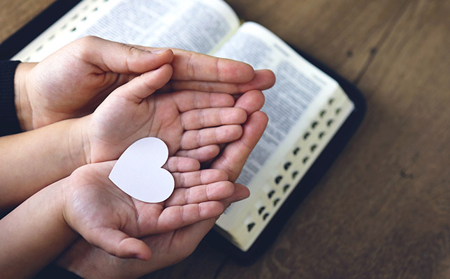 Teach Your Kids the “Why” Behind Generosity This Christmas
